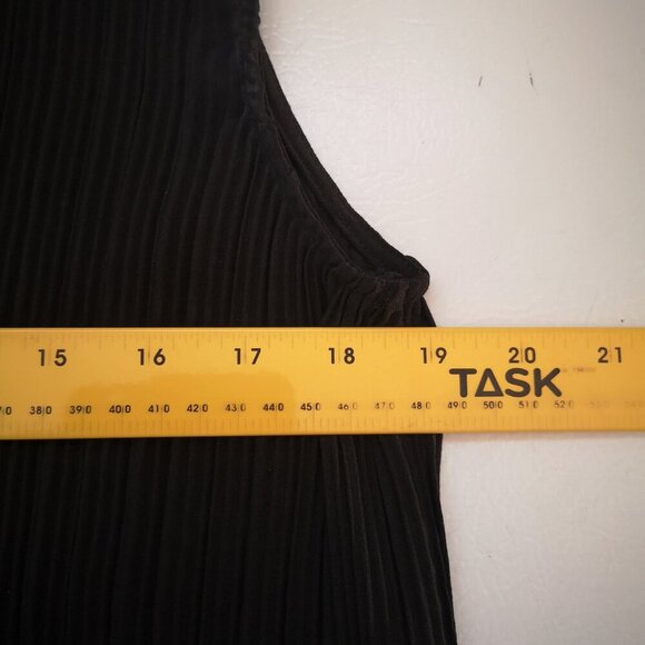 Rachel Zoe Black Ladies Sleeveless Size Medium Straight Fit V-neck Blouse - Picture 8 of 9